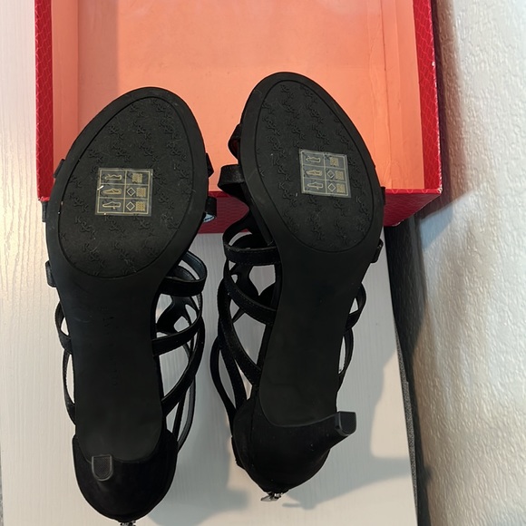 Black Kelly and Katie heels. - Picture 5 of 5